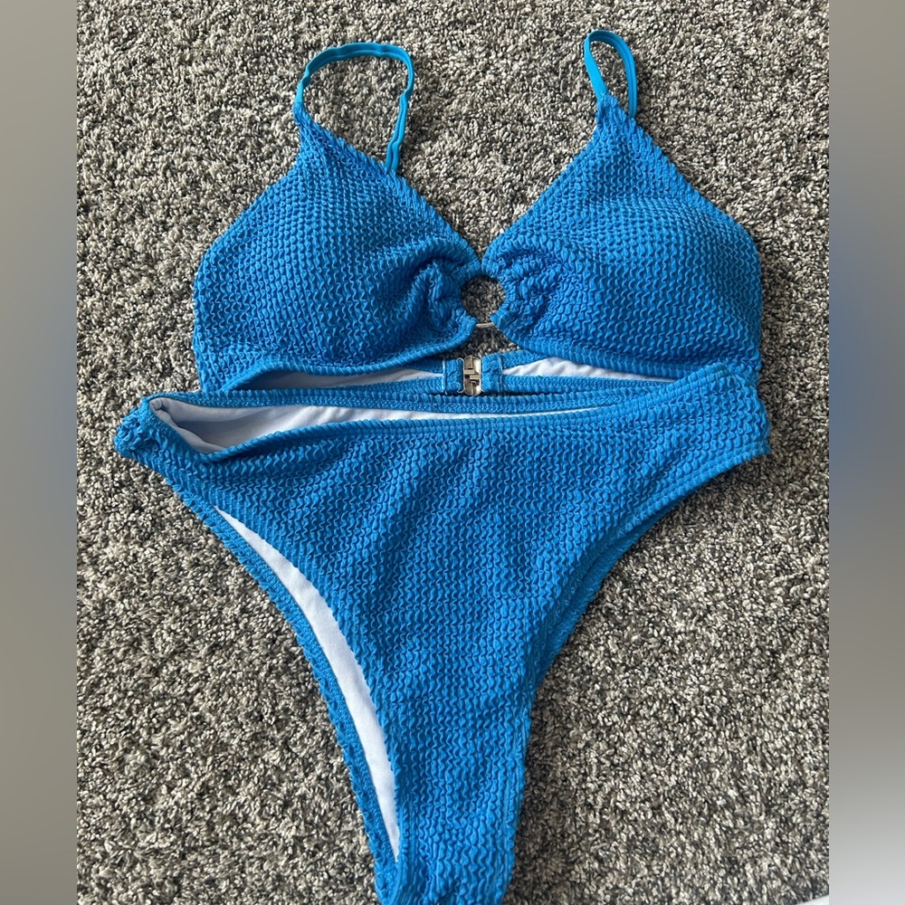 Blue chevron pattern bikini set